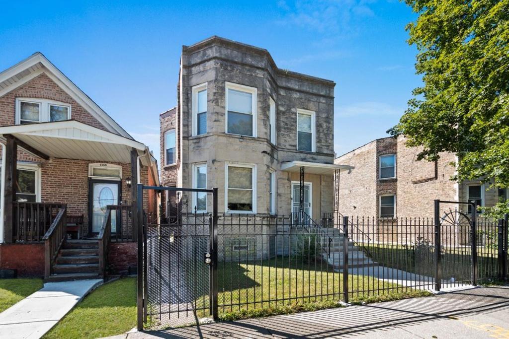 Newly Rehabbed Greystone With 2 Private Apartments, Backyard, Garage, Laundry, Close To Expressway Chicago Exterior foto
